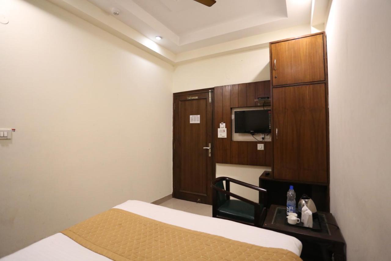 Hotel Gaylord International - New Delhi Exteriör bild