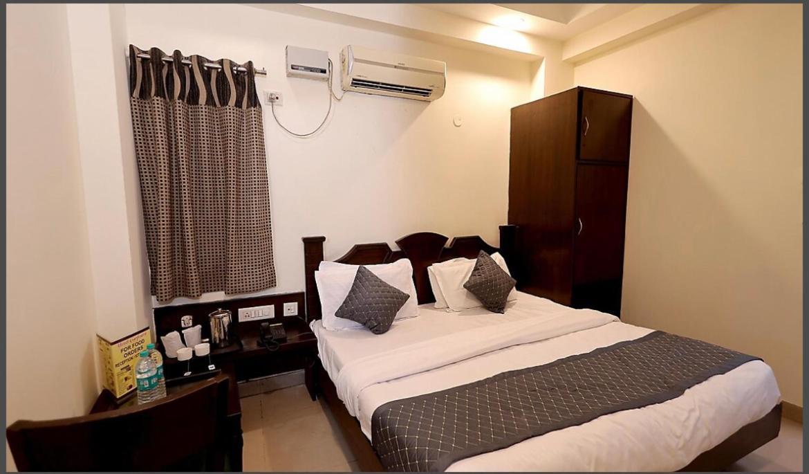 Hotel Gaylord International - New Delhi Exteriör bild